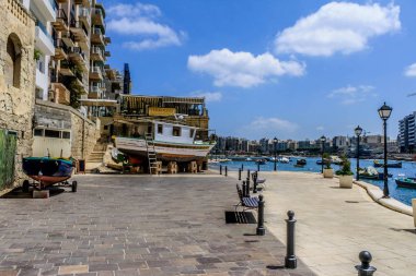 Tekneler Saint Paul's Bay, Ta'xbiex, Malta