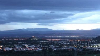 Zaman atlamalı. Queretaro şehir Vadisi.