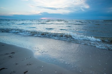 Dramatik bulutlu gökyüzü günbatımı