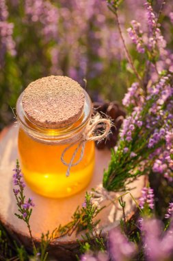 Tatlım. Heather Bush doğal heather bal ile jar