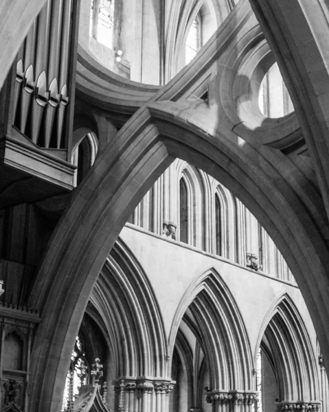 Wells katedrála nůžkový Arch ČB — Stock fotografie