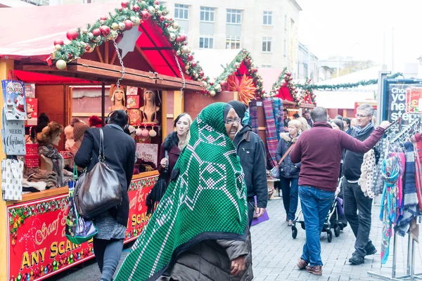 Bristol vánoční trh, německý trh - lidé na trhu — Stock fotografie