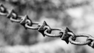 Çivili Metal zincir