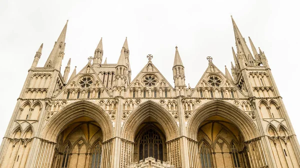 Cattedrale di Peterborough Facciata Ovest angolo basso — Foto Stock