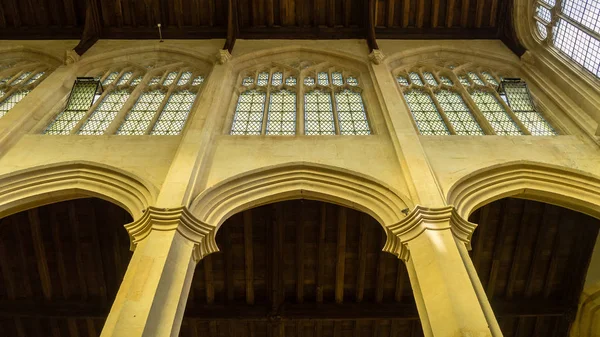 SS Peter y Paul iglesia parroquial Galería bajo ángulo Northleach — Foto de Stock