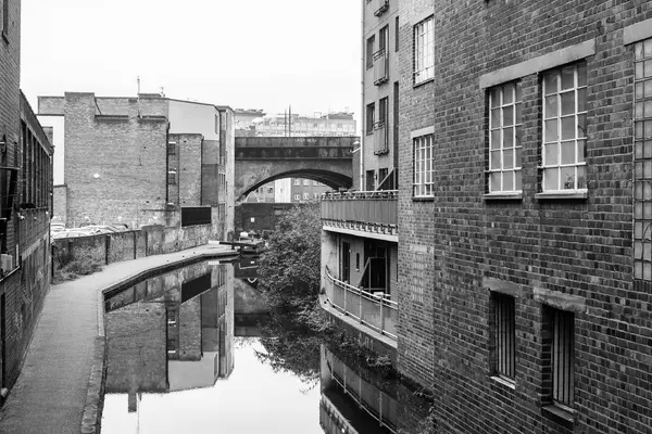 Birmingham Canal Old Line vue de Ludgate Hill — Photo