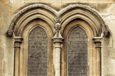 Yuvarlak kalıp ile neoklasik oyma