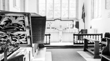 St James büyük kürsü Horton Engla arka planda sunak ile