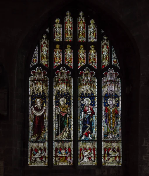 Kerk van St Jan de Doper gekleurd glas D — Stockfoto