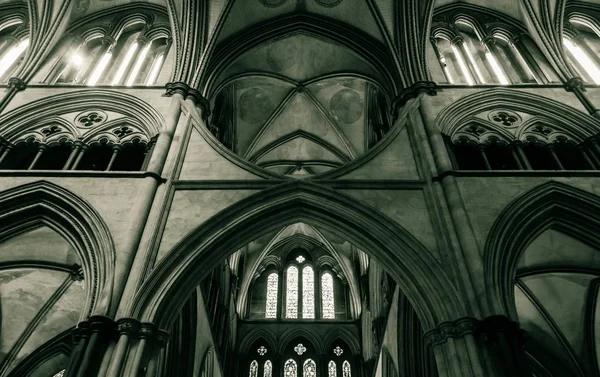 Salisburská katedrála v Chancel B — Stock fotografie