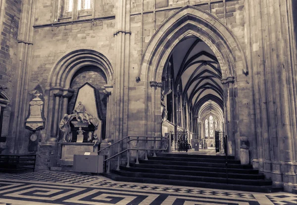 Arches de style architectural dans la cathédrale Transept Worcester — Photo