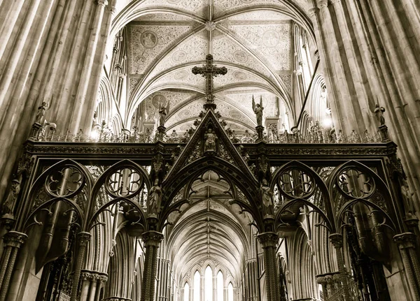 Écran de bois dans la cathédrale de Worcester sépia ton — Photo