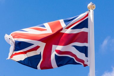 Union Jack bayrak sallayarak