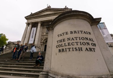 Tate Britain düşük açılı