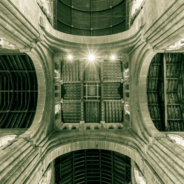 Romsey Abbey Croce soffitto — Foto Stock