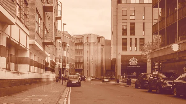 Při pohledu dolů Redcliff Street Bristol Anglie — Stock fotografie