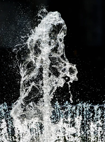 水のスプラッシュ効果 O — ストック写真