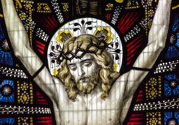 圣安德鲁斯教堂彩绘玻璃密切了 B 耶稣 — 图库照片