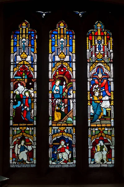 Kerk van St Peter gekleurd glas A, Portishead — Stockfoto
