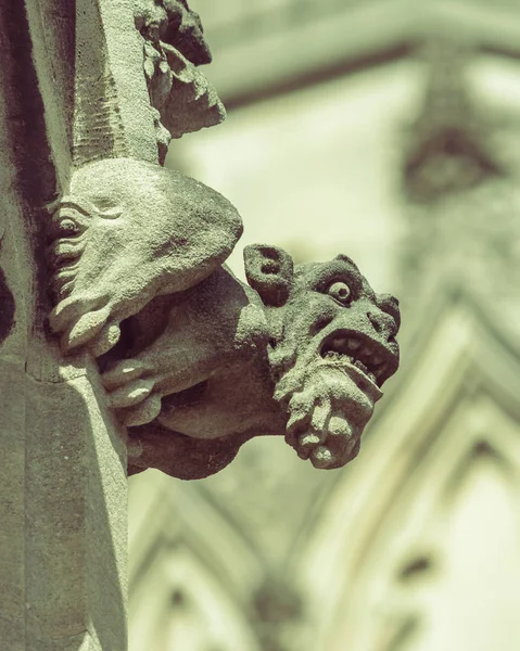 Gargoyle F στην εκκλησία του St Mary Παλαιά Επίδαυρος Μπρίστολ — Φωτογραφία Αρχείου