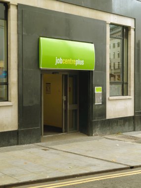 Bristol şehir merkezinde Jobcentre Plus giriş