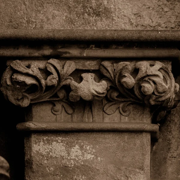 Column Capital K West Facade of Wells Cathedral — Stock Photo, Image