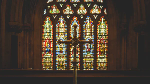 Croce sull'Altare Maggiore nella Cattedrale di Wells — Foto Stock