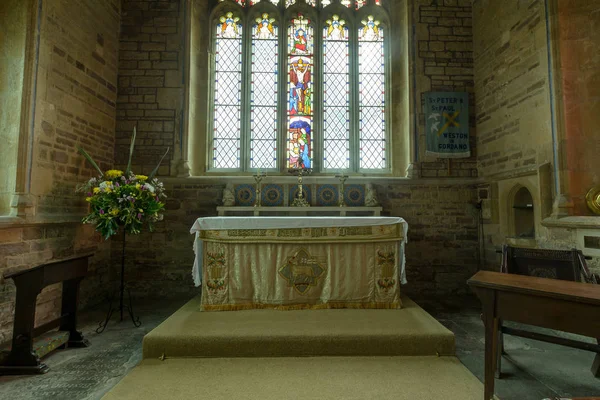 St Peter och St Paul's Church - altaret — Stockfoto
