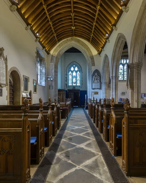 All Saints Church Nave utsikt från korskrank — Stockfoto