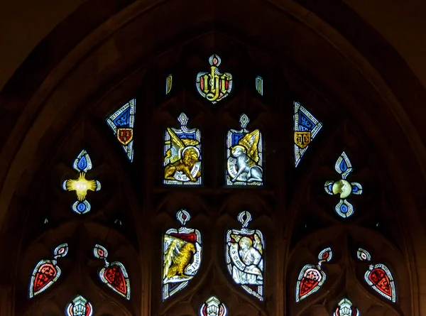 Allerheiligen kerk gebrandschilderd glas Mariakapel Tracery lichten — Stockfoto