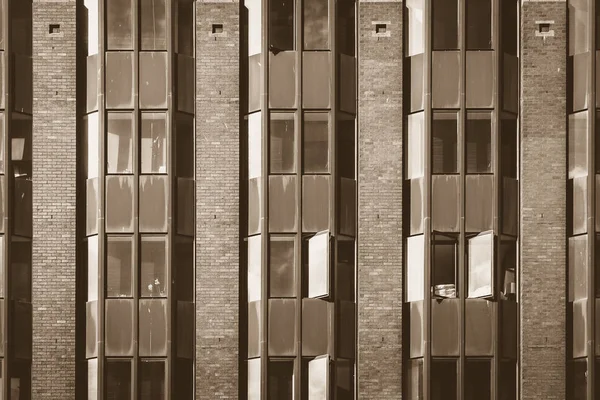 Facciata moderna di finestre a Seppia — Foto Stock