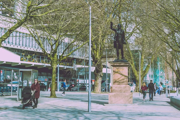 Statue d'Edmund Burke dans le centre-ville — Photo