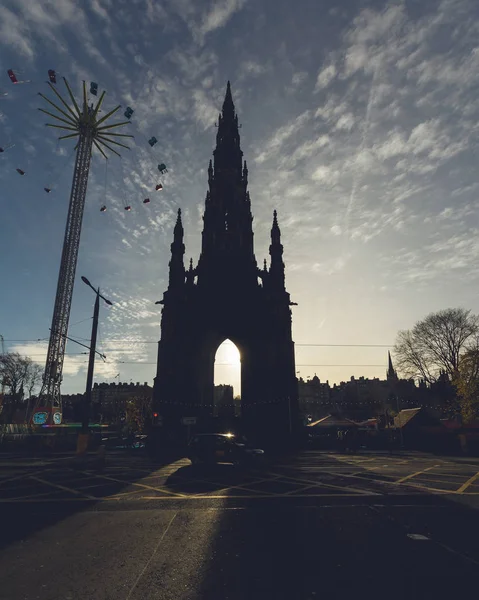Scott emlékművel központjában Edinburgh, Skócia — Stock Fotó