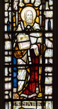 St Andrew's kilise Doğu vitray pencere yakın Saint Mark kadar