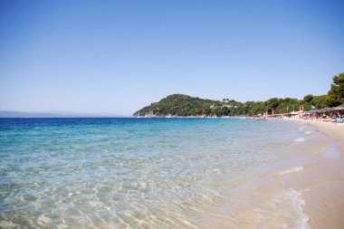 Sandy beach yaz adlı