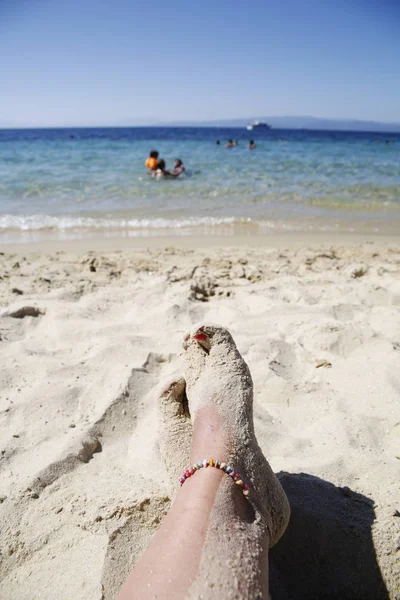 Spiaggia di sabbia in estate — Foto Stock