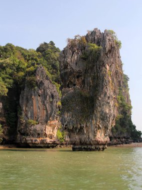 Tayland denizde Phang Nga. James Bond Adası