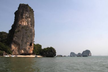 Tayland denizde Phang Nga. James Bond tropik ada