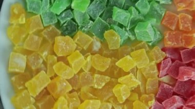 Şekerlenmiş meyve karışımı, döngü döndürme.