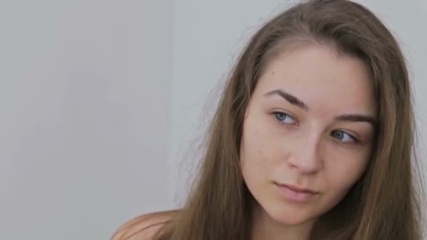 Portrait of pretty, young and sensual woman without make-up — Stock Video
