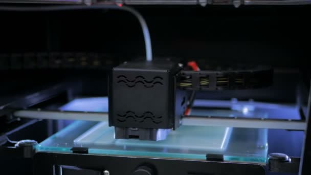 Imprimante 3D pendant le travail — Video