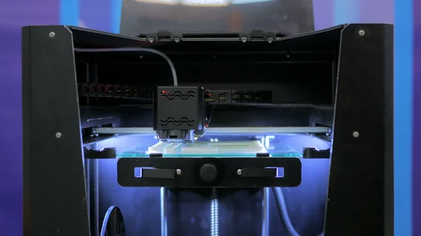 3D printer tijdens het werk — Stockfoto