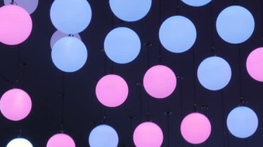 Tavan hareket eden kurşun topları