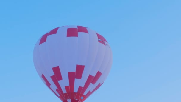 Balão de ar quente decola — Vídeo de Stock