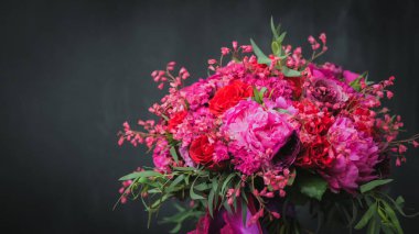 Güzel düğün buket siyah arka plan üzerine