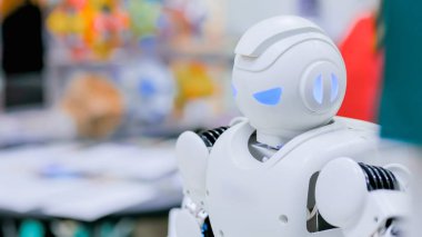 İnsansı gelecekçi robotun portresi