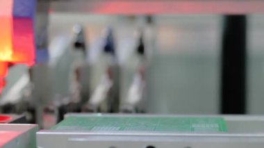 Otomatik SMD seçim ve yerleştirme makinesi montaj bilgisayar devre kartı: kapat