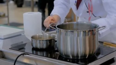 Pirinç ve darı demlikte hazırlama süreci