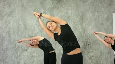 Kollarını tonusunuz içinde tutmak için egzersiz sağlıklı bayanlar