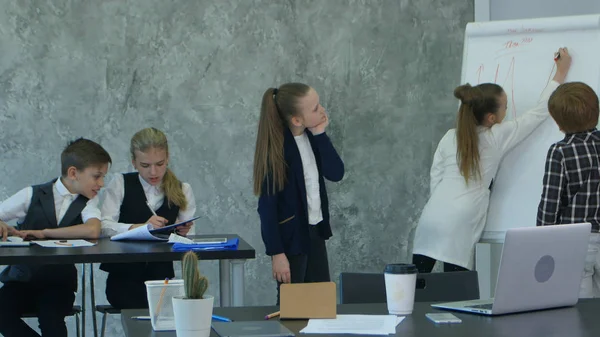 Flipchart Office yazma iş çocuk